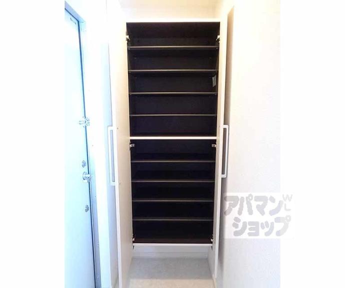 【ヴァロ伏見稲荷】間取
