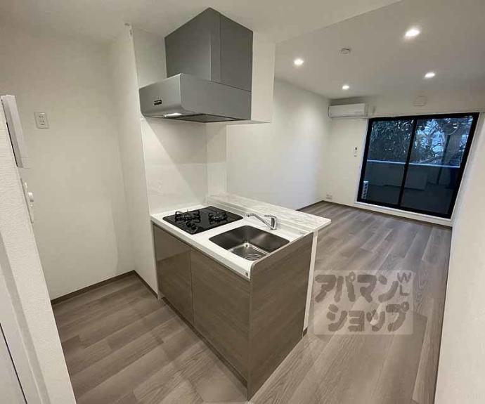 【ＴＨＥ　ＧＡＲＮＥＴ　ＳＵＩＴＥ　ＲＥＳＩＤＥＮＣＥ　清水五条ＥＡＳＴ】間取