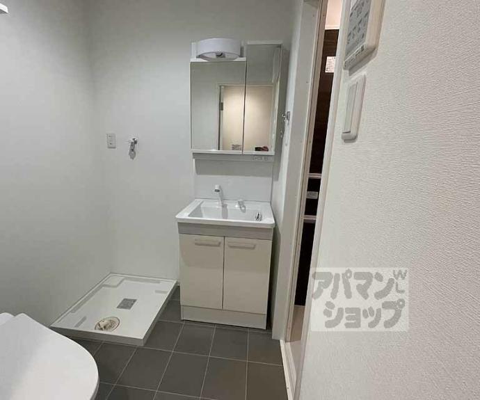 【ＴＨＥ　ＧＡＲＮＥＴ　ＳＵＩＴＥ　ＲＥＳＩＤＥＮＣＥ　清水五条ＥＡＳＴ】間取