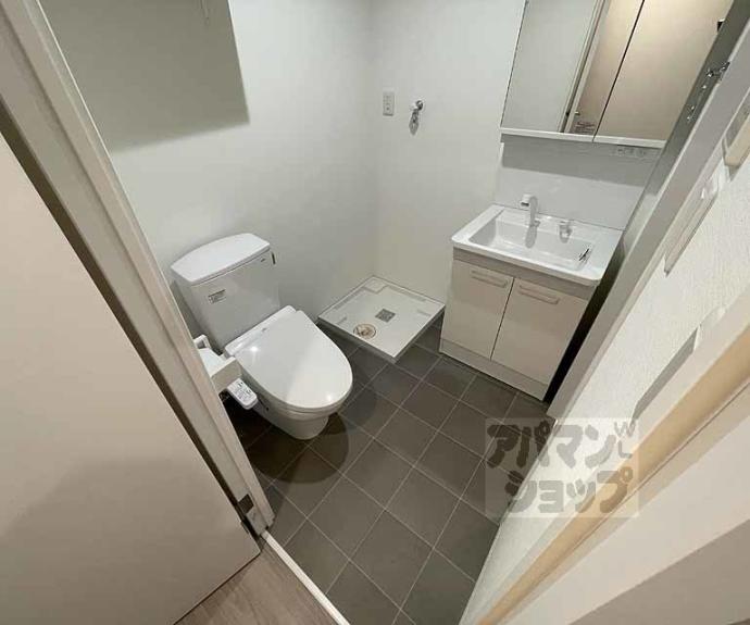【ＴＨＥ　ＧＡＲＮＥＴ　ＳＵＩＴＥ　ＲＥＳＩＤＥＮＣＥ　清水五条ＥＡＳＴ】間取