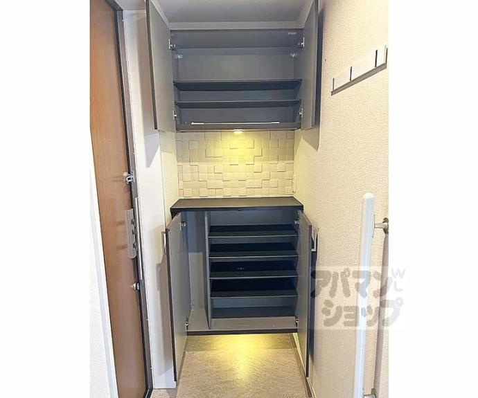 【シャーメゾン岩松　伏見稲荷】間取