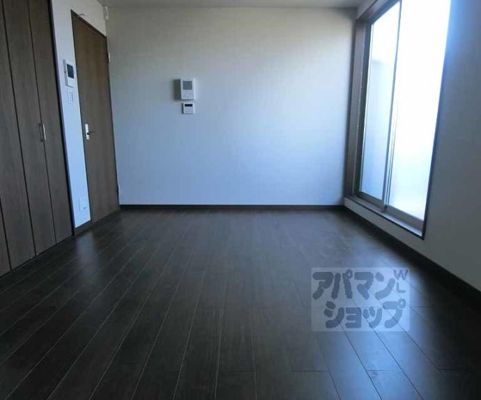 【カーサウッド花園】間取