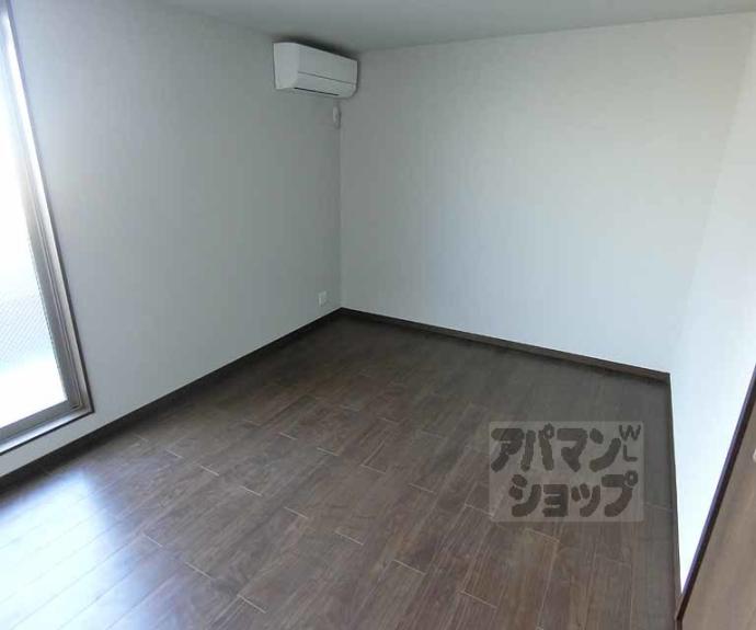 【カーサウッド花園】間取