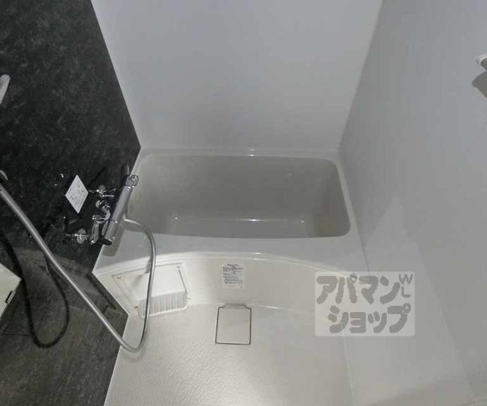 【カーサウッド花園】間取