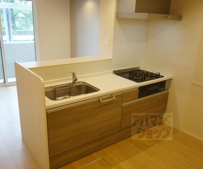 【カーサ　ヨシ】間取