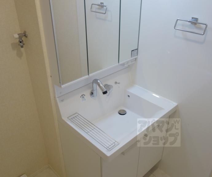 【カーサ　ヨシ】間取