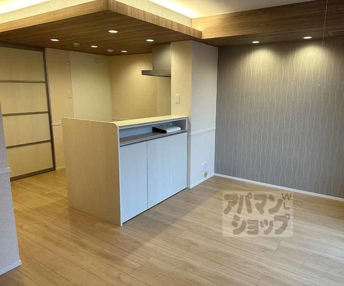 【カーサ　ヨシ】間取