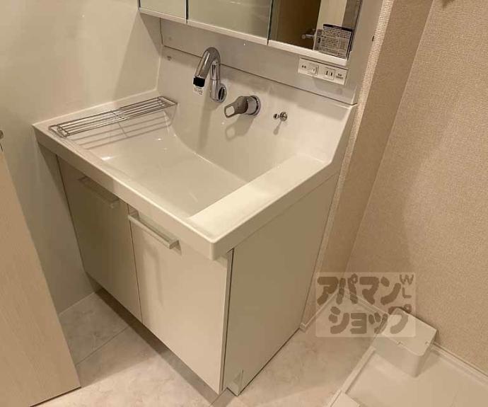 【カーサ　ヨシ】間取