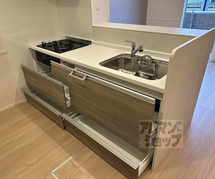 【カーサ　ヨシ】間取