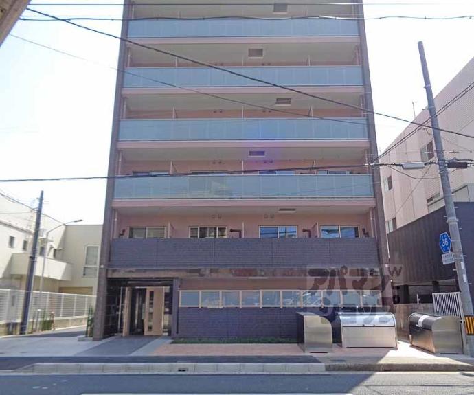 【ローブコート六地蔵駅前】間取