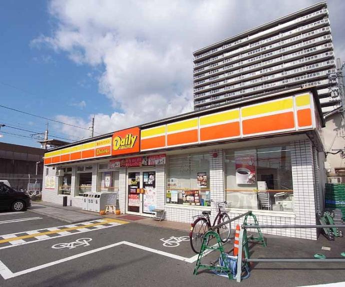 【ローブコート六地蔵駅前】間取