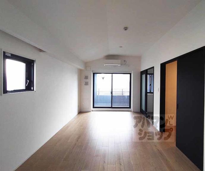 【グランレブリー二条城東】間取