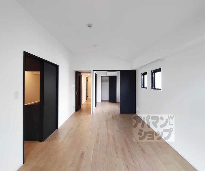 【グランレブリー二条城東】間取