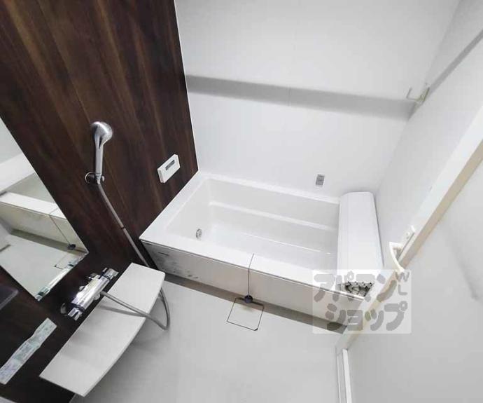 【グランレブリー二条城東】間取