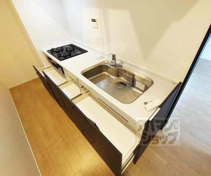 【グランレブリー二条城東】間取