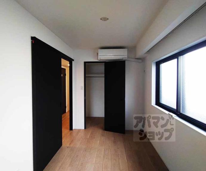 【グランレブリー二条城東】間取