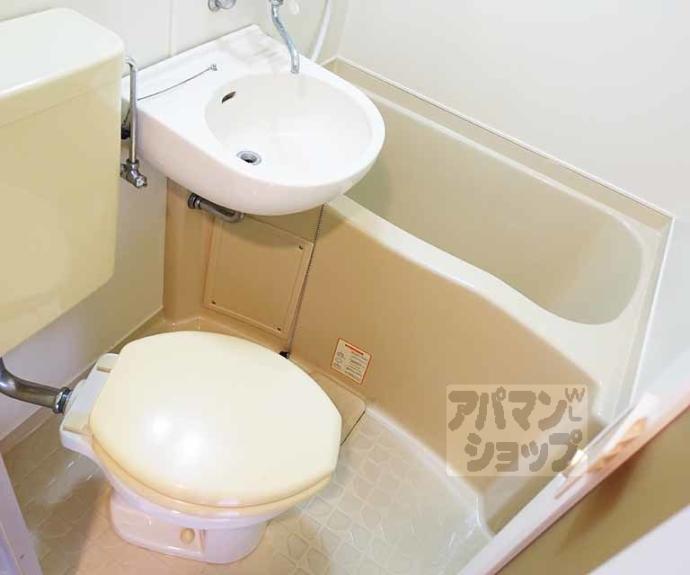 【ベルファム西院】間取