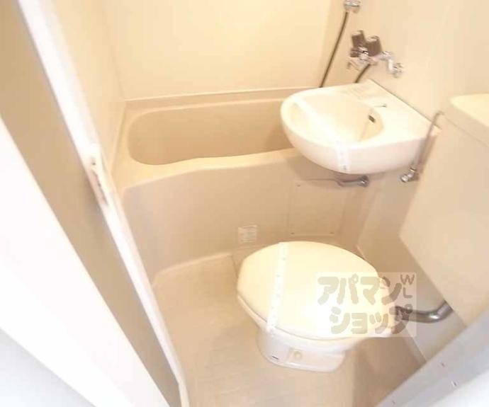 【ベルファム西院】間取