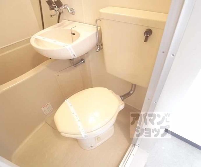 【ベルファム西院】間取