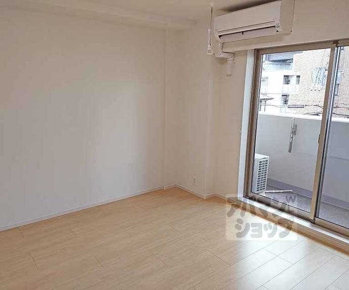 【ブルック　ブリーズ】間取