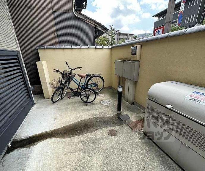 【レオパレス三条東山】間取