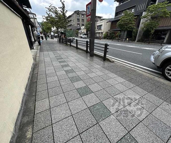 【レオパレス三条東山】間取