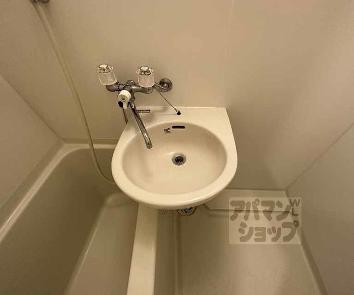 【レオパレス三条東山】間取