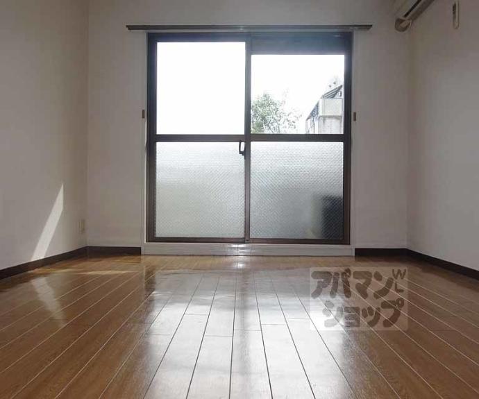 【ロイヤルビーブル】間取