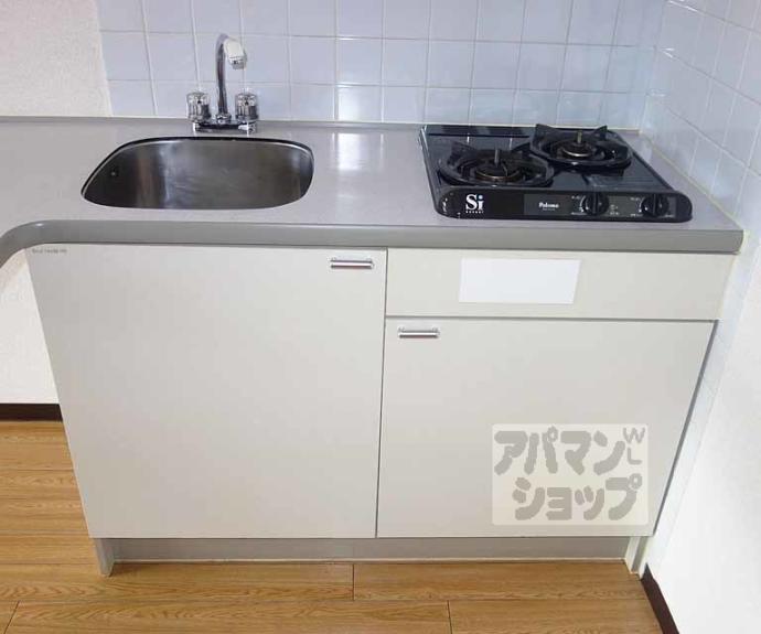 【ロイヤルビーブル】間取