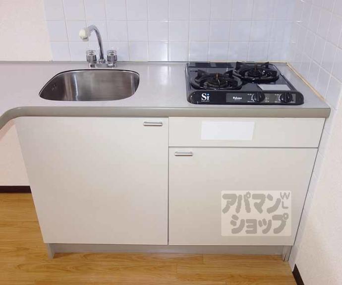 【ロイヤルビーブル】間取