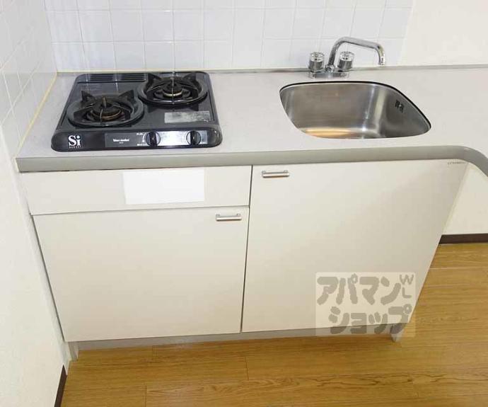 【ロイヤルビーブル】間取