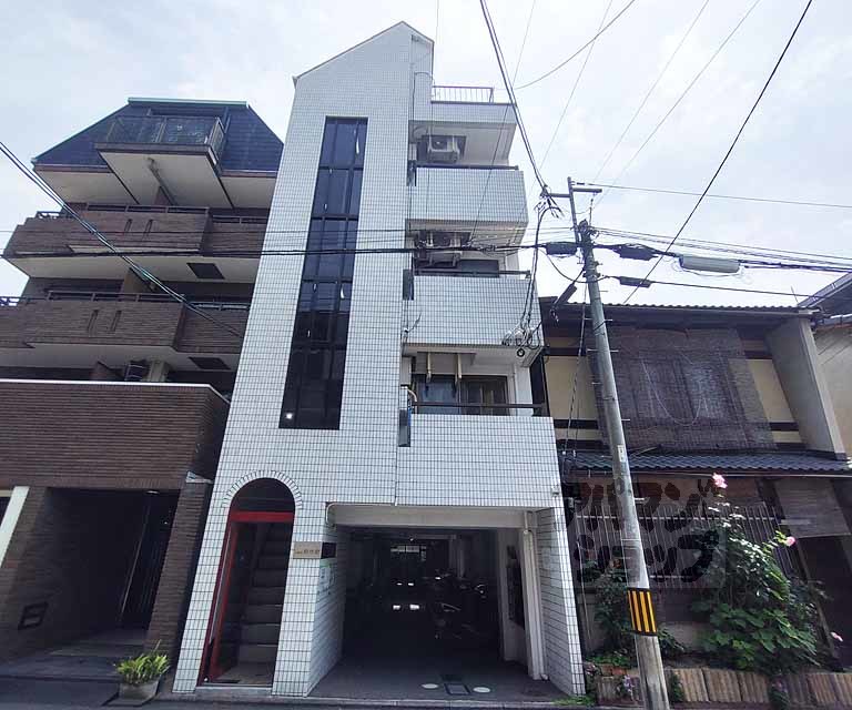 カーサ府庁前