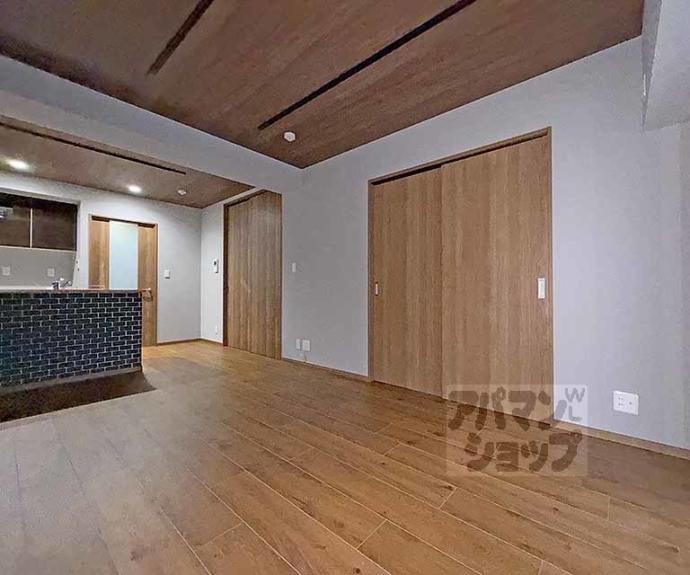 【ＳＡＫＩＺＯ　ＶＩＬＬＡ烏丸四条】間取