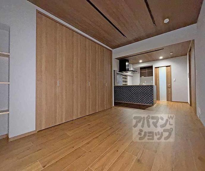 【ＳＡＫＩＺＯ　ＶＩＬＬＡ烏丸四条】間取