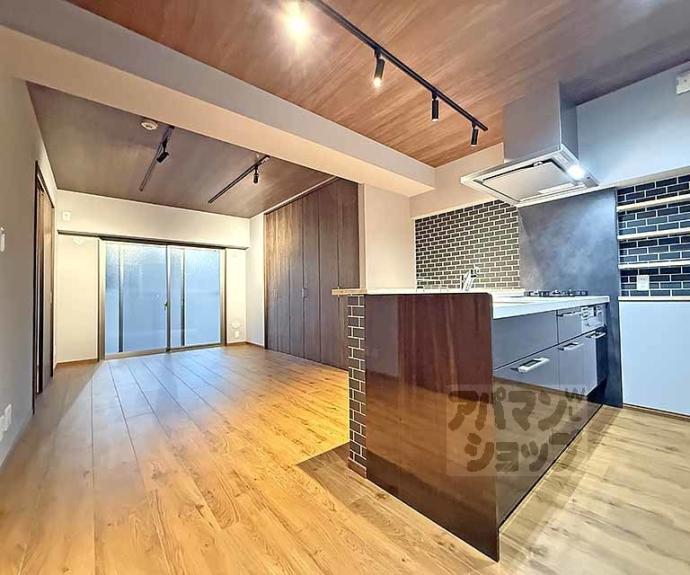 【ＳＡＫＩＺＯ　ＶＩＬＬＡ烏丸四条】間取