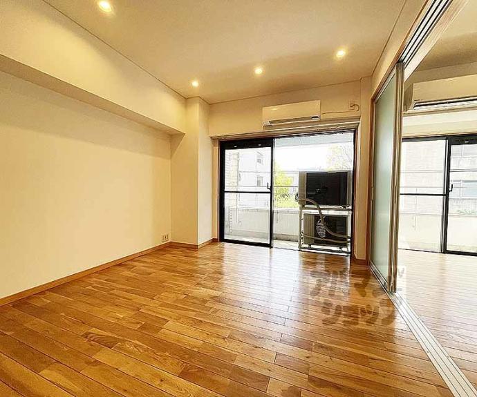 【御所西ロイヤルプラザ】間取