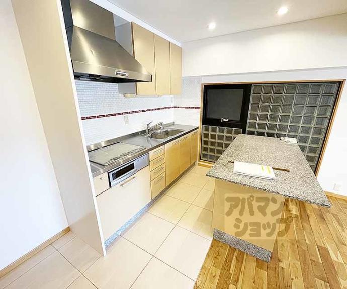 【御所西ロイヤルプラザ】間取