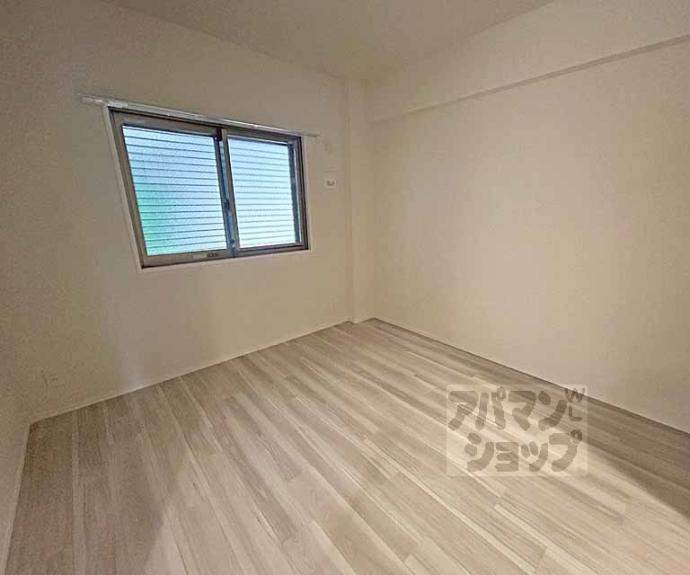 【プレサンスロジェ伏見】間取