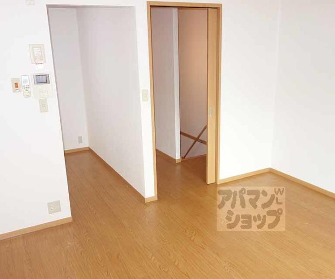 【Ｃｒｅａ　Ｃｏｕｒｔ】間取
