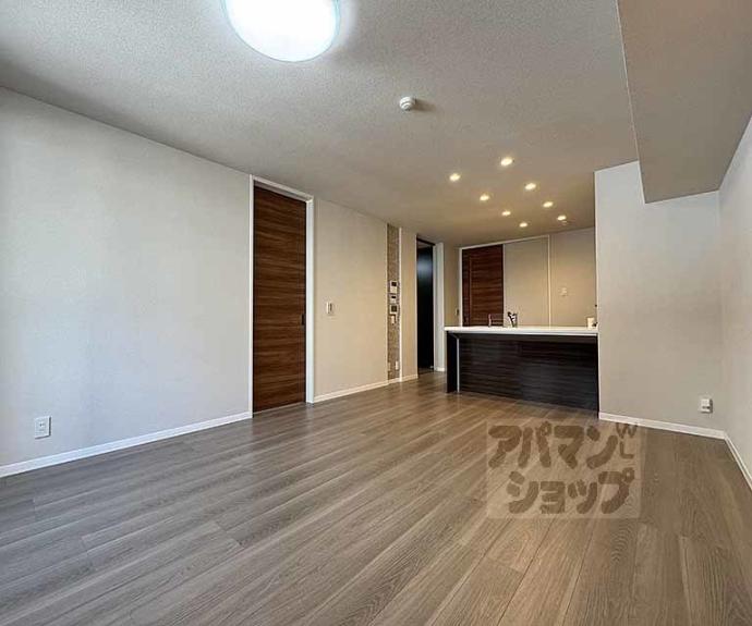 【ヴェスプッチ二条城】間取