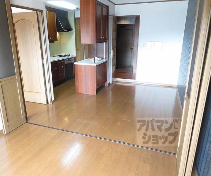 【メロディーハイム二条城】間取