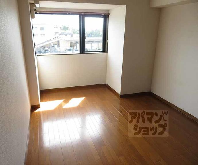 【メロディーハイム二条城】間取