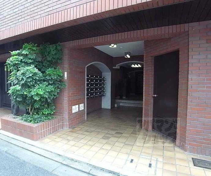 【シェモア御池衣棚】