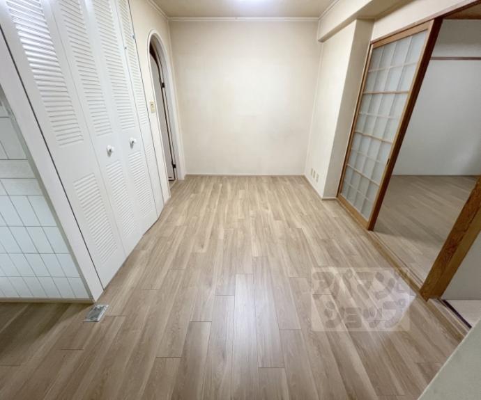 【シェモア御池衣棚】間取