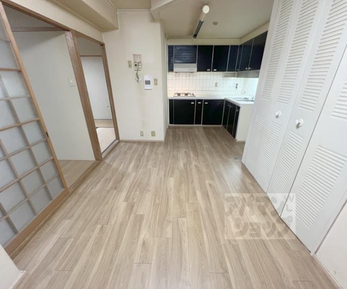 【シェモア御池衣棚】間取