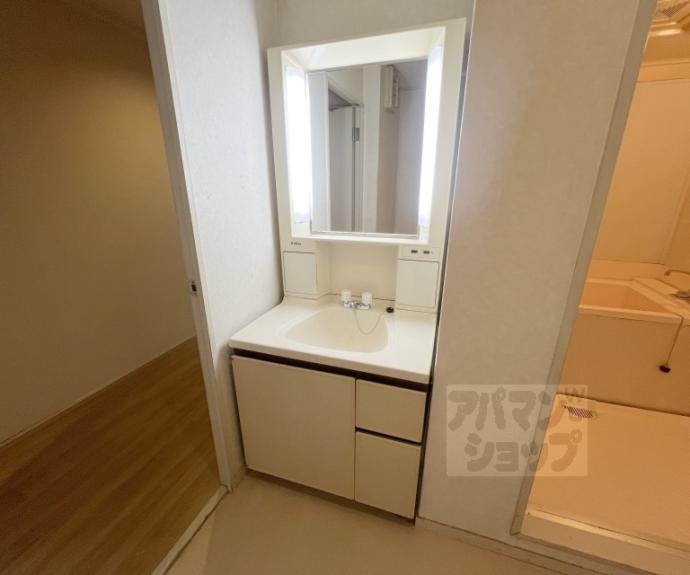 【シェモア御池衣棚】間取