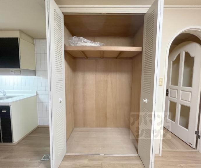 【シェモア御池衣棚】間取