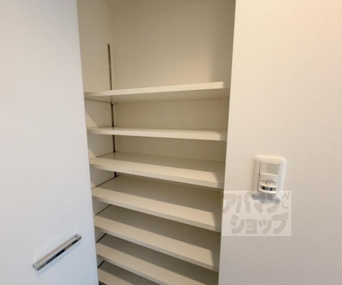 【グランジェ　リサーチパーク　イースト】間取