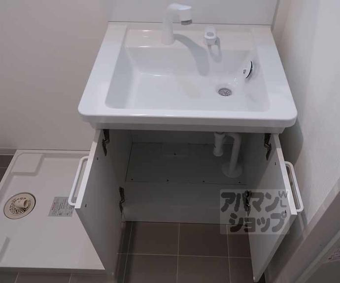 【ＴＨＥ　ＧＡＲＮＥＴ　ＳＵＩＴＥ　ＲＥＳＩＤＥＮＣＥ西大路】間取