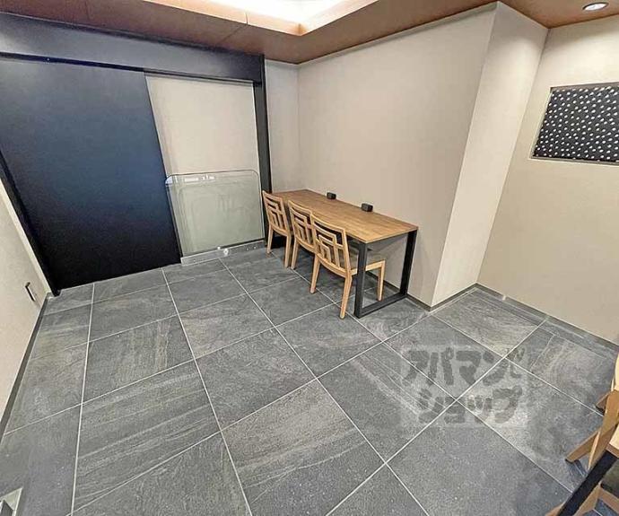 【ヴィークコート京都河原町二条】